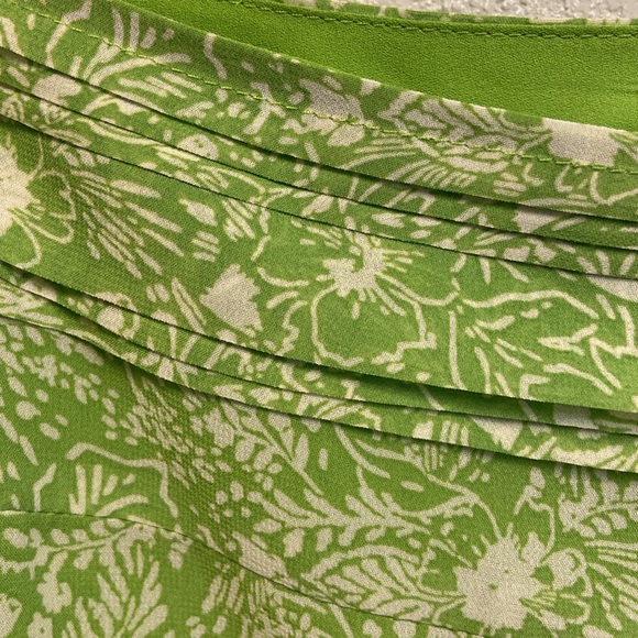 Torrid 3X Pin Tuck Square Neck Green Floral chiffon lined Camisole: 3511 - Picture 8 of 15